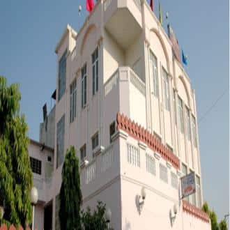 Stay In A Homestay In Jaipur Mirza Ismail Road, Jaipur 1